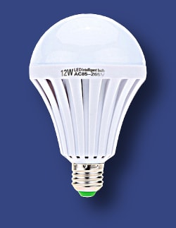 Lampadina piccola a filamento LED - attacco E27